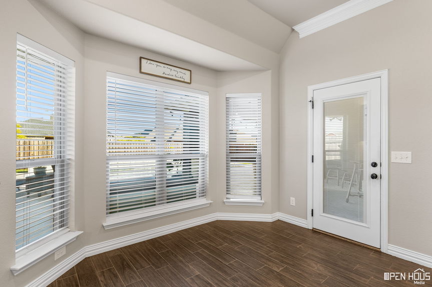 17-web-or-mls-4811-falcon-crest-blvd