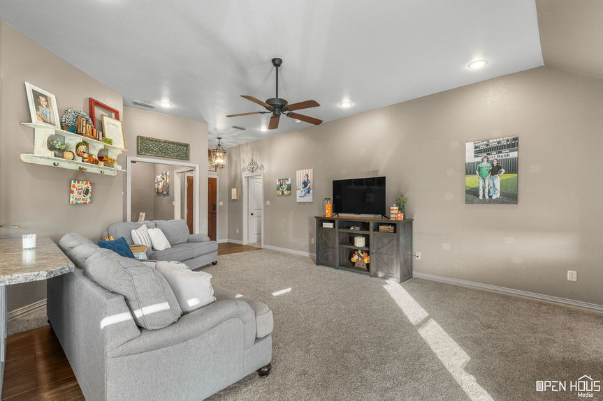 5-web-or-mls-511-callie-ln