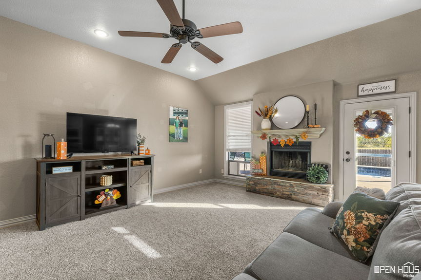 6-web-or-mls-511-callie-ln