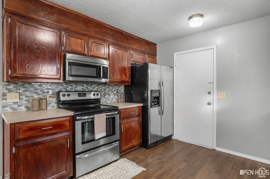11-web-or-mls-4621-jennings-ave