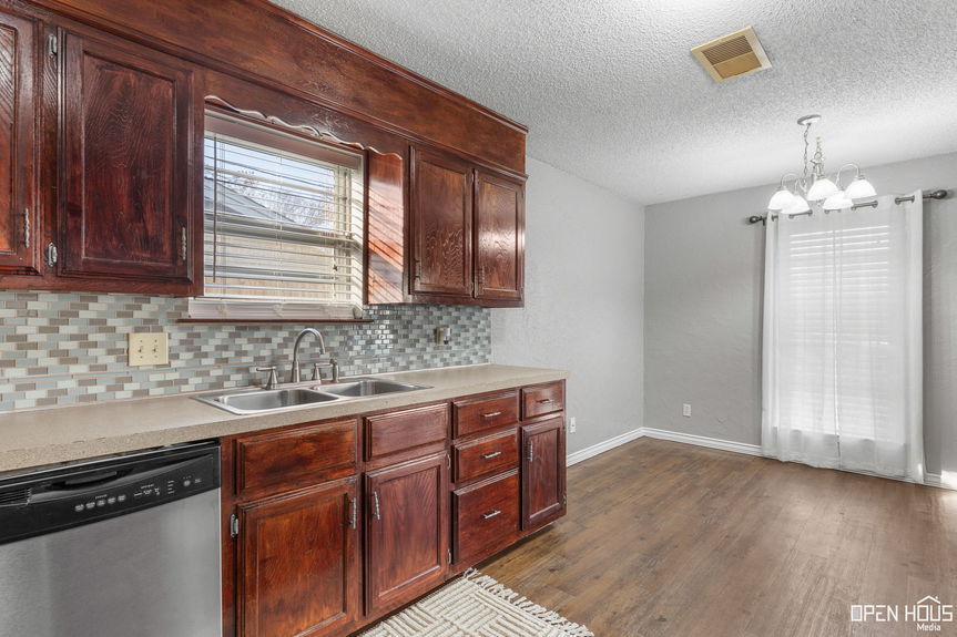 12-web-or-mls-4621-jennings-ave