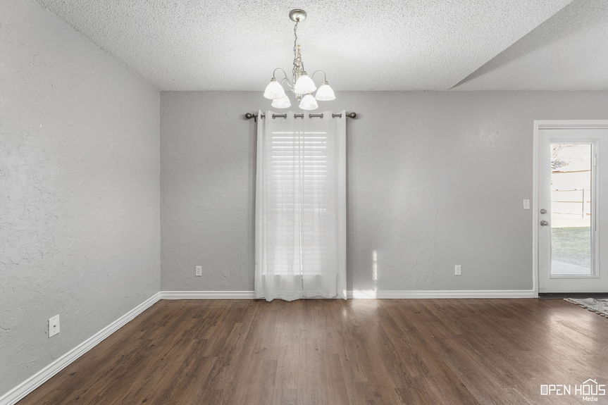13-web-or-mls-4621-jennings-ave