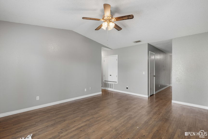 5-web-or-mls-4621-jennings-ave