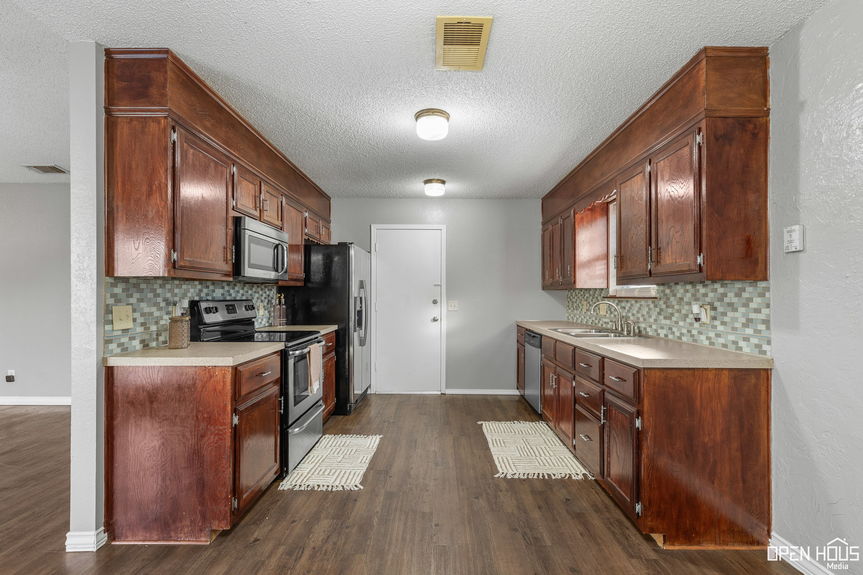 8-web-or-mls-4621-jennings-ave