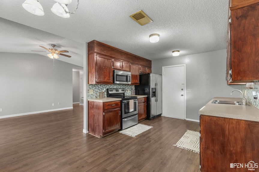 9-web-or-mls-4621-jennings-ave