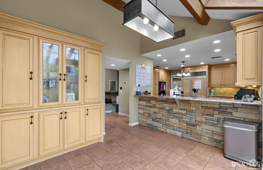 17-web-or-mls-4403-nassau-dr