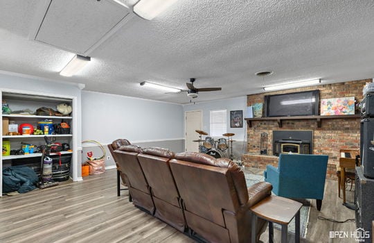 16-web-or-mls-4611-monterrey-dr