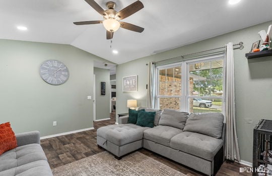 7-web-or-mls-4545-sabota-ave