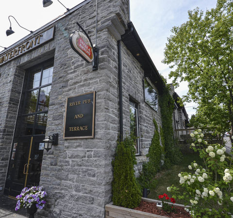 The_waterfront_Restaurant