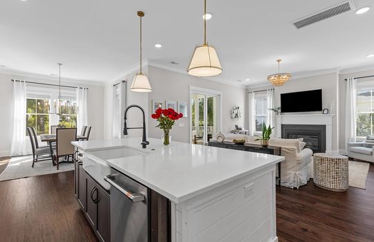 013_cfccd167de4d2be35542e789e8dfbac2-uncropped_scaled_within_1536_1152