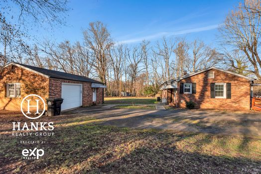 012 – 501 Mills Street-4040