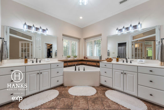 023 &#8211; 1403 Greenway Drive-3298