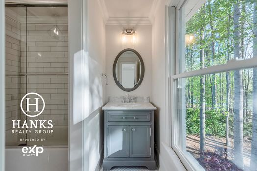 203 – 5206 Woodland Bay Drive-5695