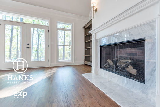 212 – 5206 Woodland Bay Drive-5704