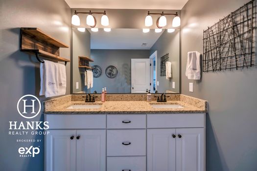 711 Robert Moses Drive-5386