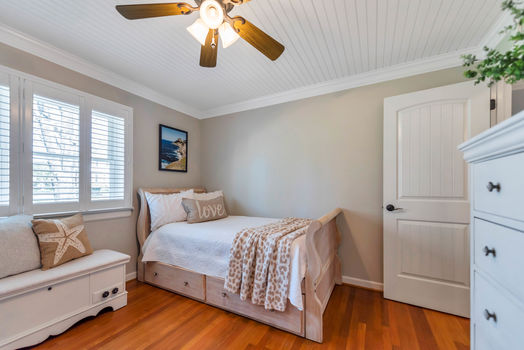 097 – 2527 Shaw Avenue-5049