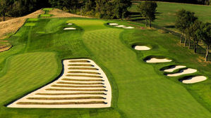 oakmont-country-club-church-pews