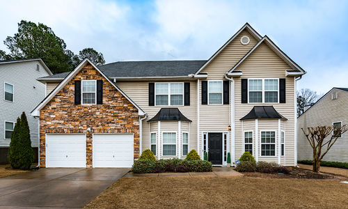 New Construction vs. Resale Homes: A Side-by-Side Comparison