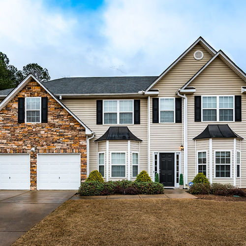 New Construction vs. Resale Homes: A Side-by-Side Comparison