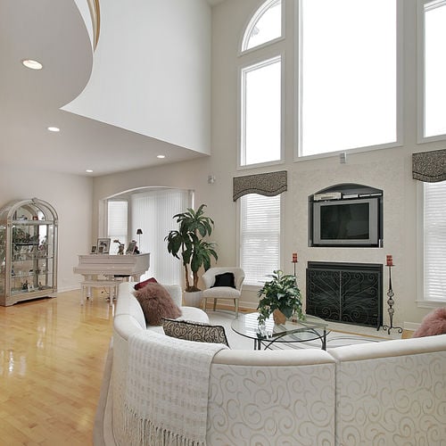Selling a Luxury Home: Pricing and Marketing an Estate Property