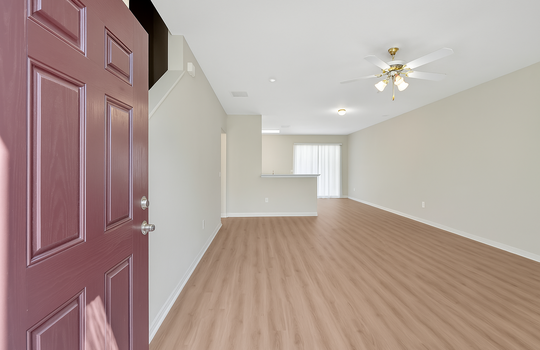 Entry7112 Brookview Way, Riverdale