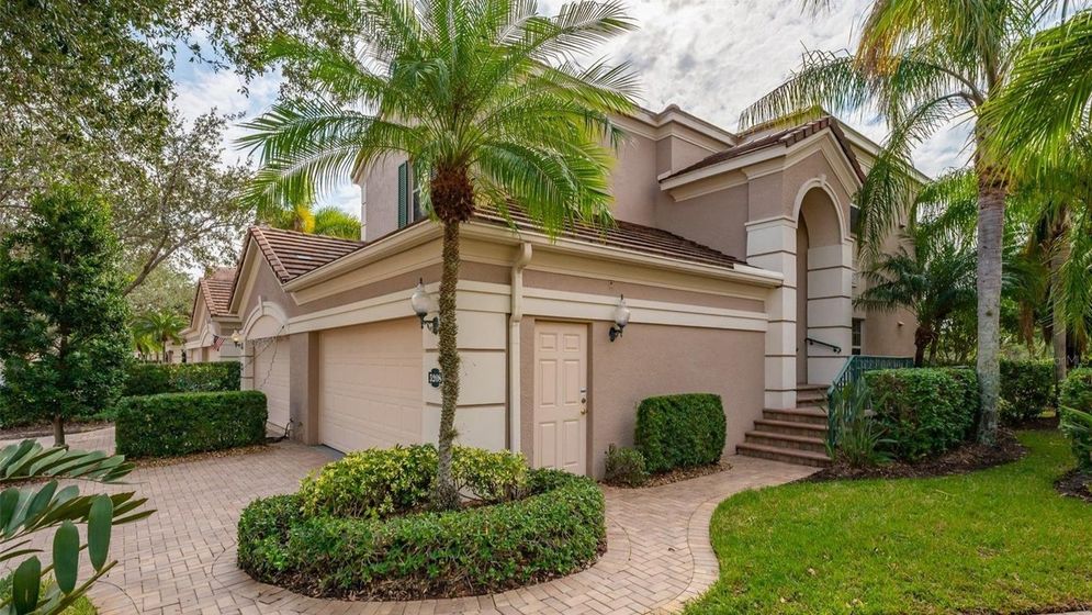 5208 Parisienne Place #202 cover