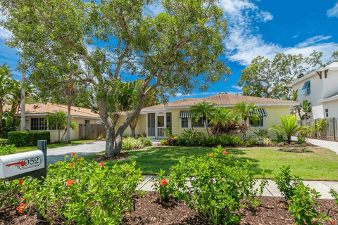 West of Trail Flower 3