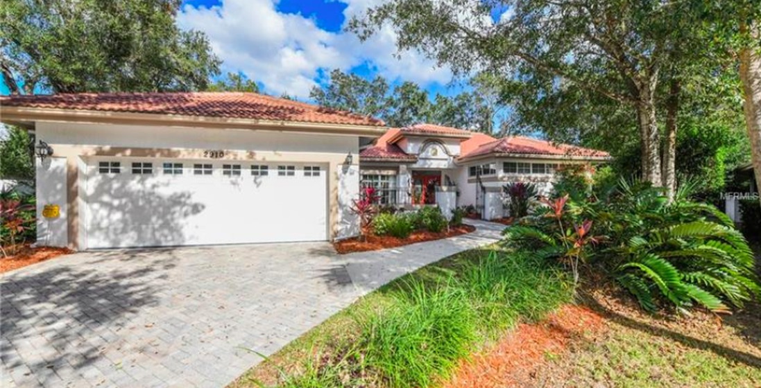 2910 Longleat Woods Cover Photo