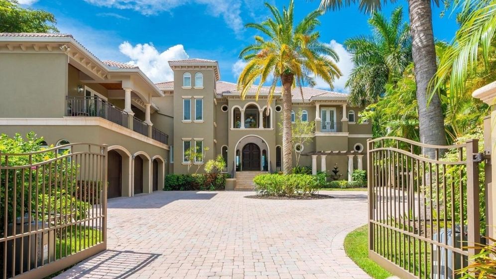 778 Siesta Drive Cover Photo