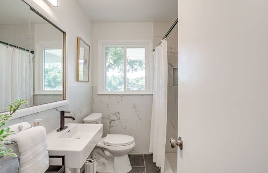 209 S Hill Dr (56 of 74)
