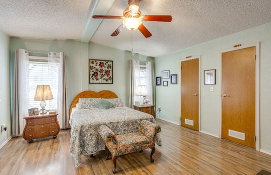 4406 Apple Tree Ct (29 of 55)