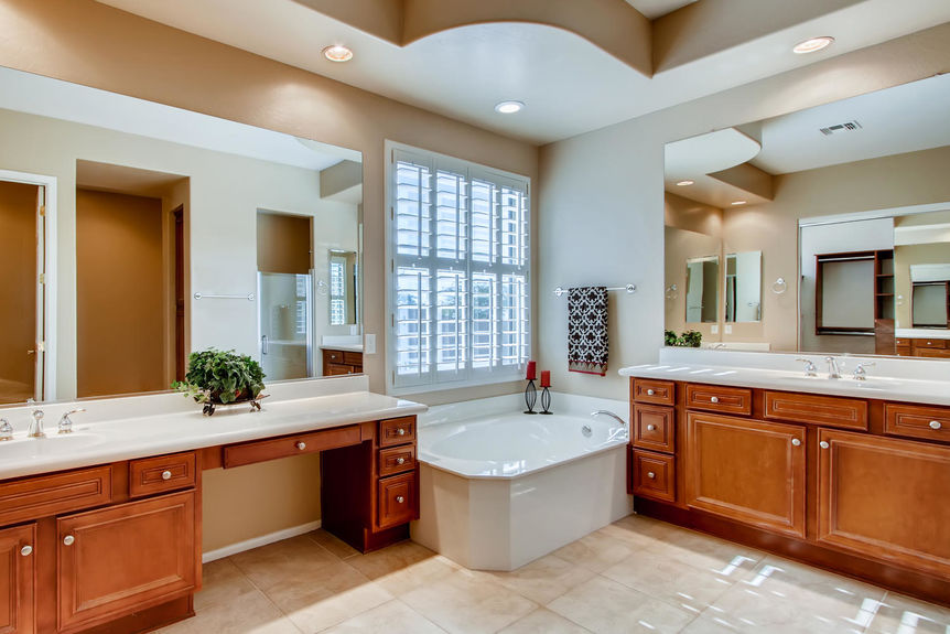 2746 N Estrada Mesa AZ 85207-large-020-023-Master Bathroom-1500×1000-72dpi
