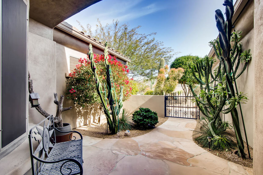 2746 N Estrada Mesa AZ 85207-large-035-034-Courtyard-1500×1000-72dpi