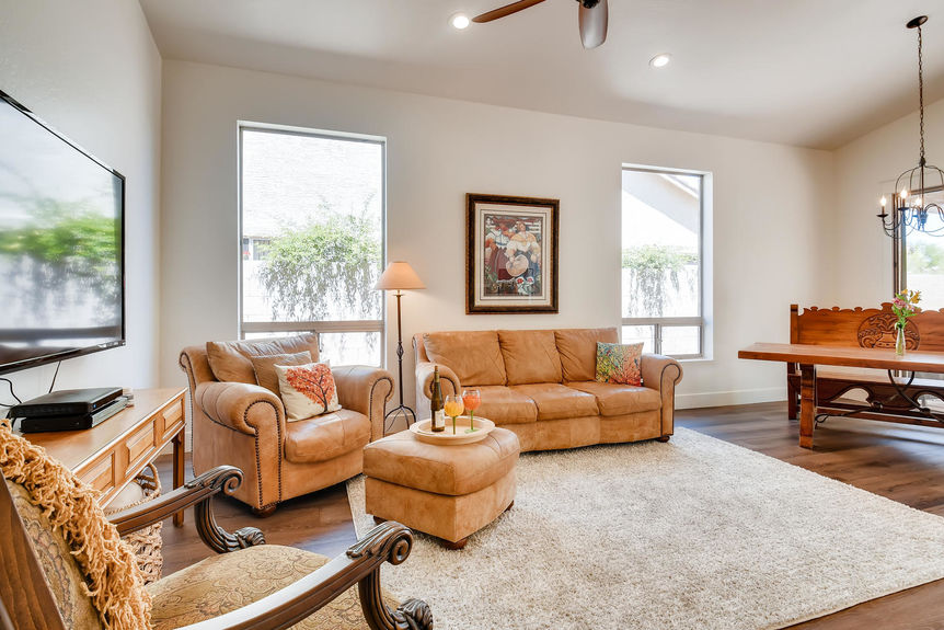 3055 N Red Mountain 175 Mesa-large-006-001-Living Room-1500×1000-72dpi