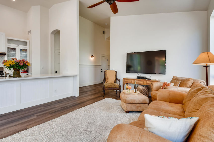 3055 N Red Mountain 175 Mesa-large-007-006-Living Room-1500×1000-72dpi