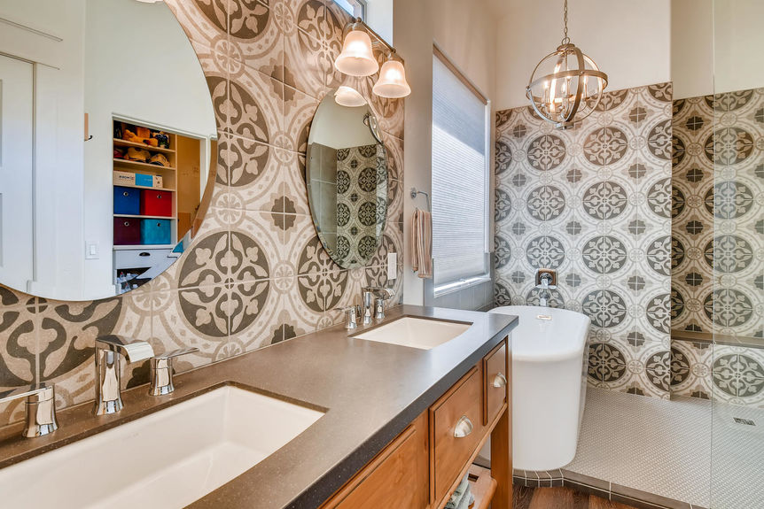 3055 N Red Mountain 175 Mesa-large-016-016-Master Bathroom-1500×1000-72dpi
