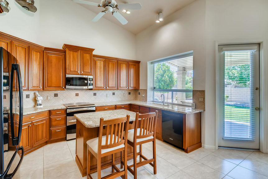 6363 W Dublin Lane Chandler AZ-large-009-007-Kitchen-1500×1000-72dpi