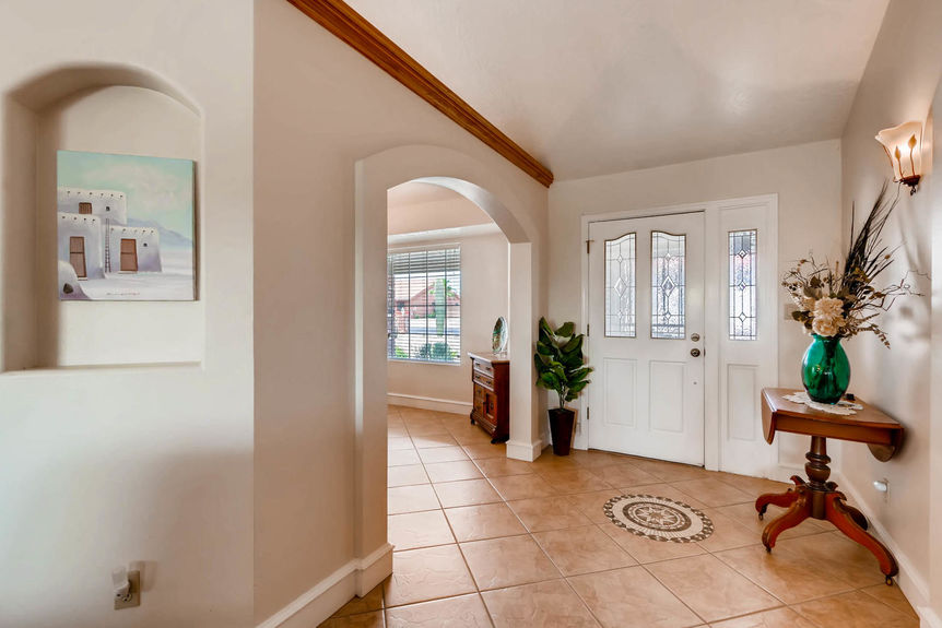 8563 E Gary Street Mesa AZ-large-004-5-Foyer-1500&#215;1000-72dpi