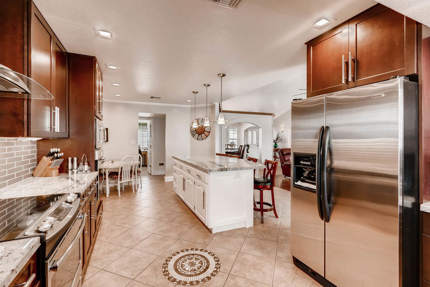 8563 E Gary Street Mesa AZ-large-014-4-Kitchen-1500&#215;1000-72dpi