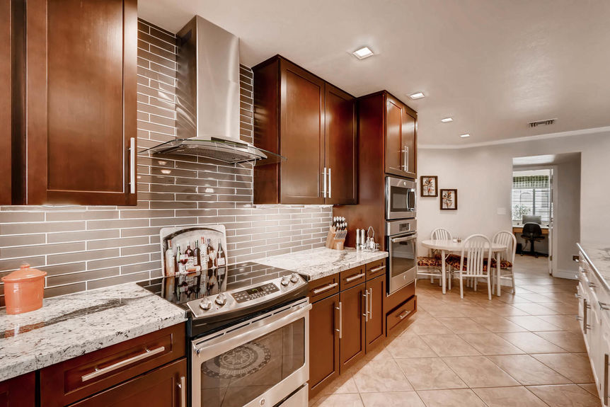 8563 E Gary Street Mesa AZ-large-015-26-Kitchen-1500&#215;1000-72dpi