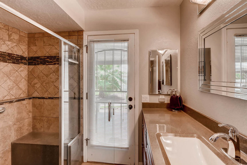 8563 E Gary Street Mesa AZ-large-023-7-Bathroom-1500&#215;1000-72dpi