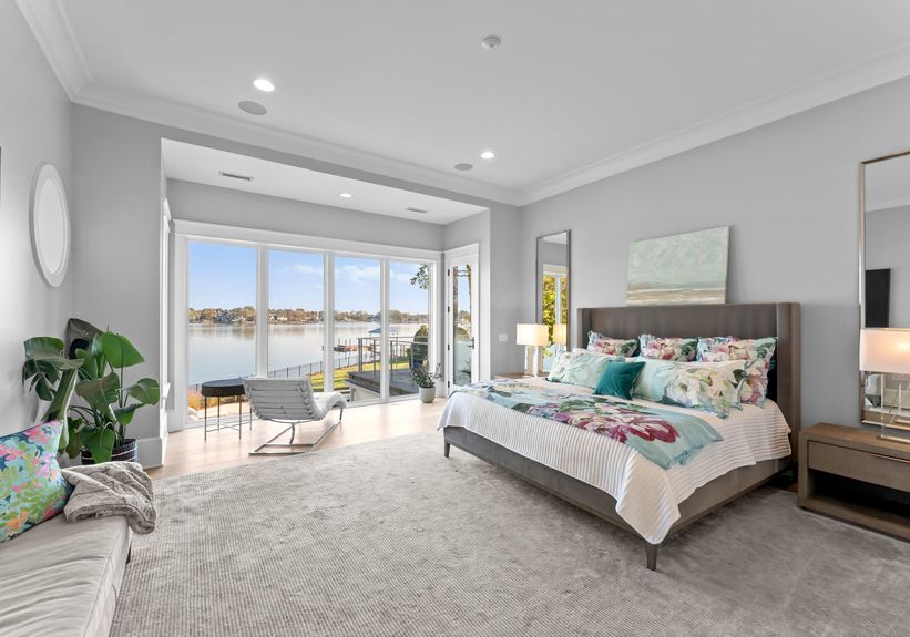 Green Dolphin Ln_Int-22