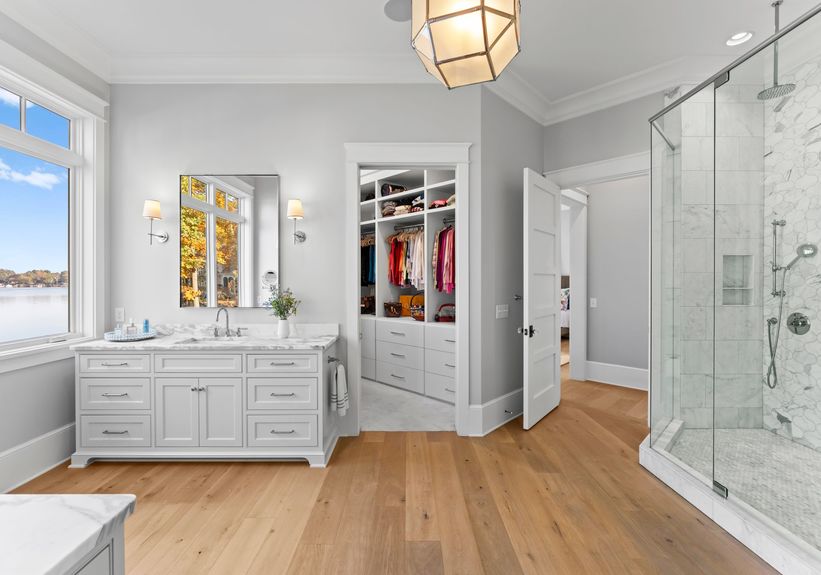 Green Dolphin Ln_Int-26