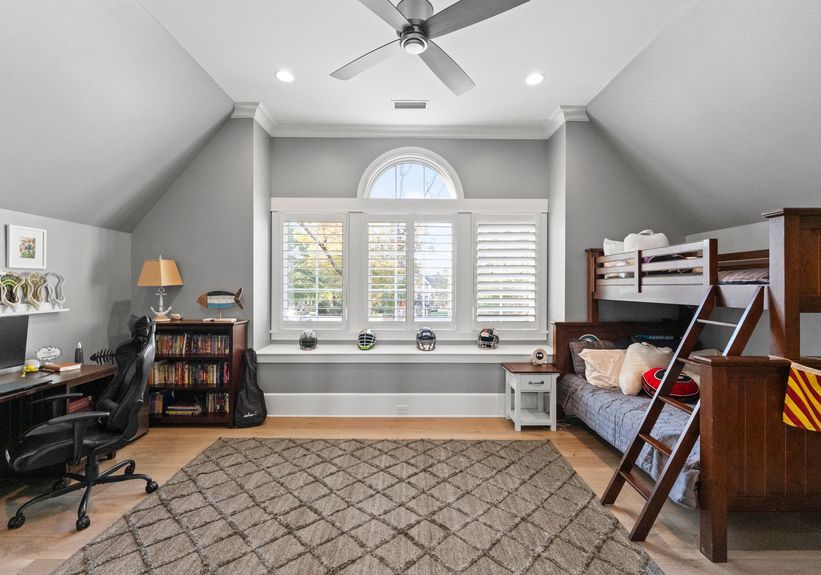 Green Dolphin Ln_Int-41