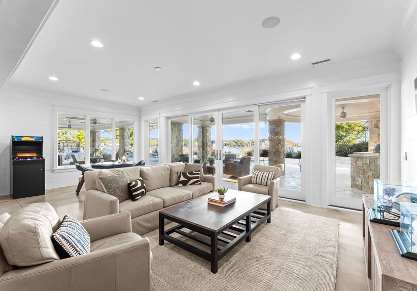 Green Dolphin Ln_Int-52