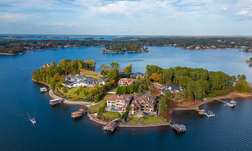 Cornelius vs. Mooresville: Which Lake Norman Community Fits Your Life?