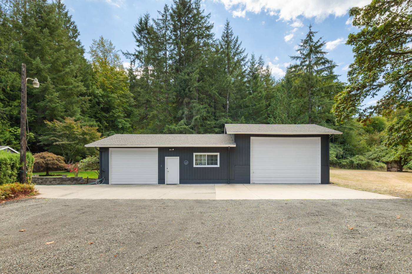 Detached garage