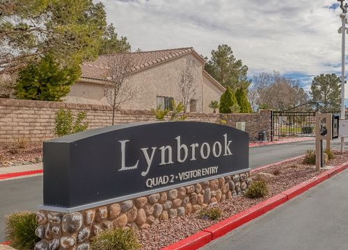 052_Lynbrook (portrait)