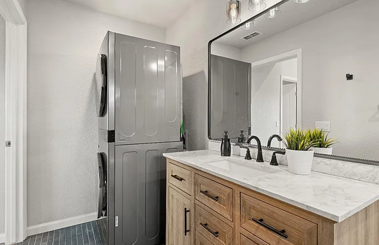 0aeff8d4f4b91f00f05b1ec364616ce3-cc_ft_768