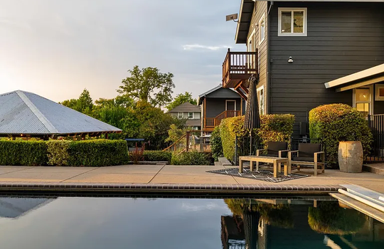 2a4e8d7bc75fefdc8f7a59d32a4855a9-cc_ft_768